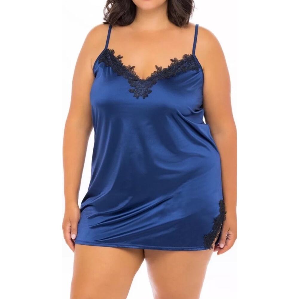 Oh La La Cheri Satin Lace Guipure Chemise With Side Slit Detailing (Navy, 1X/2X)